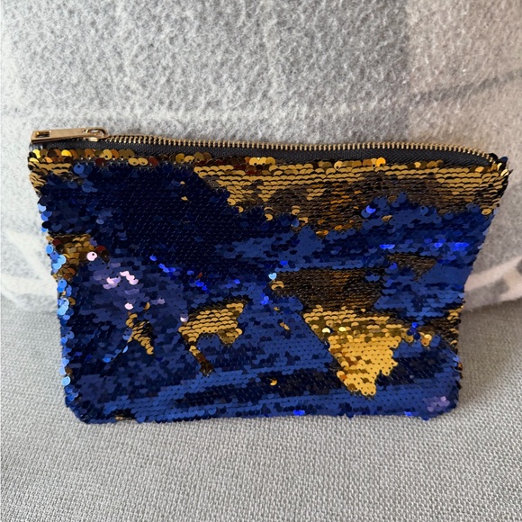 ☀️🏝️Sequin Clutch and Velvet Pouch - Picture 4 of 5